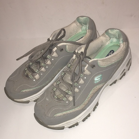 Skechers D’Lite Air-Cooled Memory Foam Walking Shoe - Picture 1 of 8